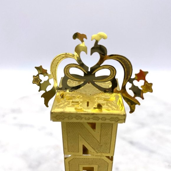 1980s Kitsch Ornament "Noel" Gold Tone Metal 3-Dimensional Christmas - Picture 5 of 12